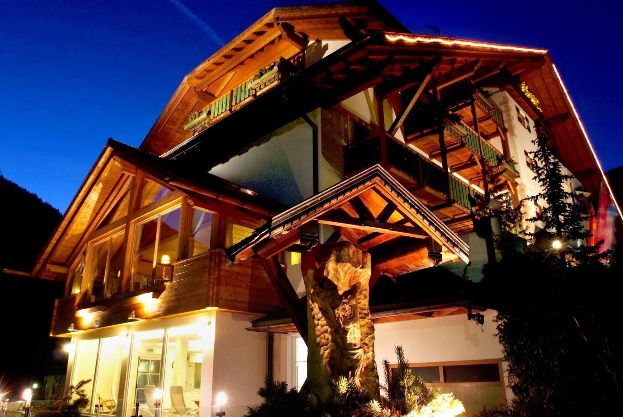 Berghotel Miramonti Tesero Esterno foto