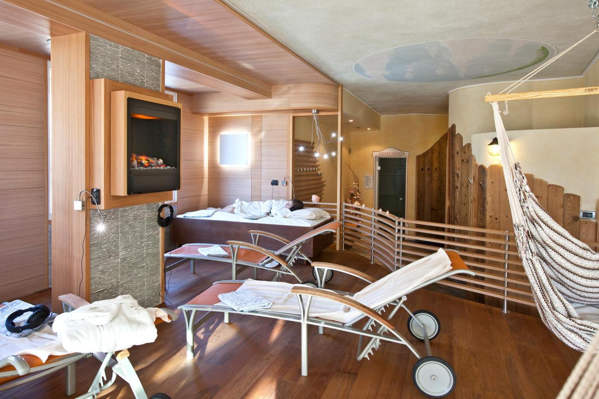 Berghotel Miramonti Tesero Esterno foto